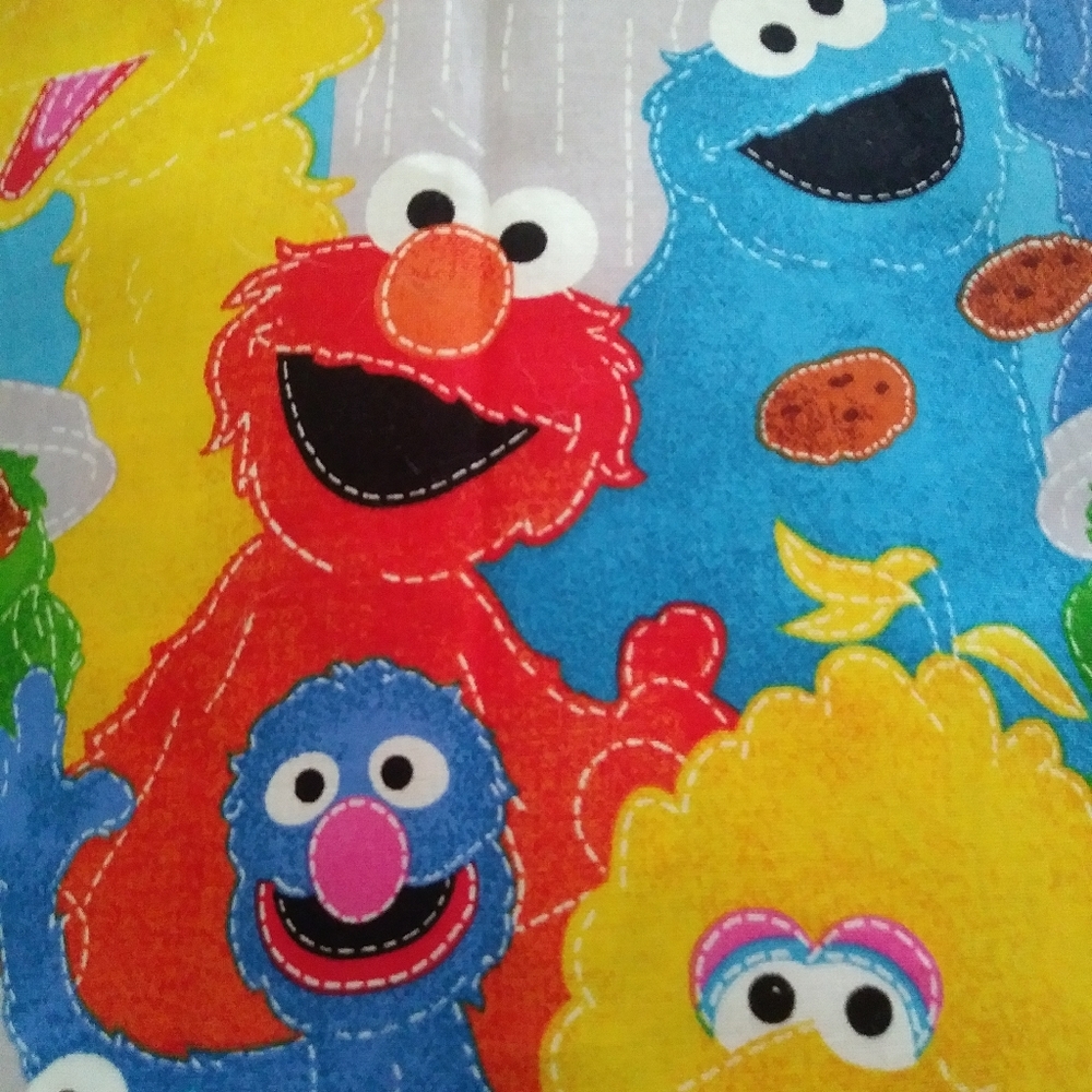 ' RARE ' Sesame Street Cotton Fabric 1 Yard